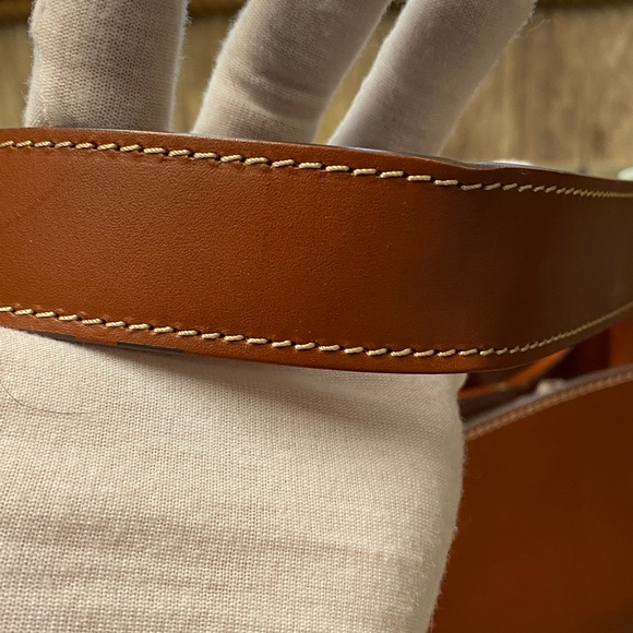 Dooney & Bourke Alto ShoulderBag 13” x 11” x 5.5” & Dust-bag pre-owned - Picture 11 of 13